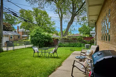 4555 Cleveland Street, Skokie, IL 60076 - Photo 25