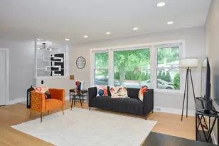 4555 Cleveland St, Skokie, IL 60076 - Photo 11