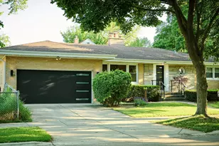 4555 Cleveland St, Skokie, IL 60076 - Photo 31