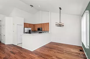 913 Neudearborn Ln, Naperville, IL 60563 - Photo 9