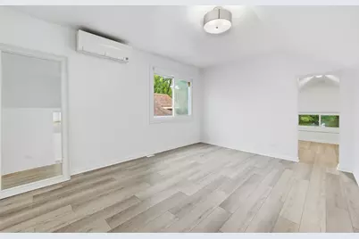 5455 N Lieb Avenue, Chicago, IL 60630 - Photo 13