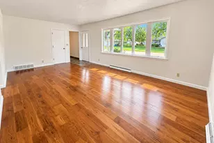 540 E Walnut St, Geneseo, IL 61254 - Photo 3