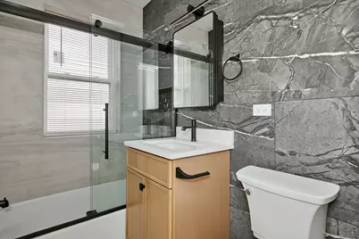 5804 N Maplewood Avenue #1, Chicago, IL 60659 - Photo 13