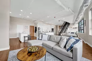 2001 S Calumet St, Chicago, IL 60616 - Photo 3
