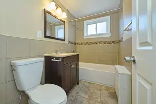 2609 W Fitch Ave, Chicago, IL 60645 - Photo 11