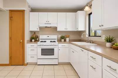 6050 Lake Bluff Drive #402, Tinley Park, IL 60477 - Photo 5