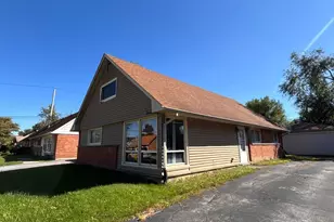 3907 167th Pl, Country Club Hills, IL 60478 - Photo 3