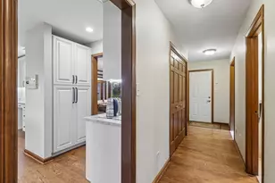 1504 Greenlake Dr, Aurora, IL 60502 - Photo 23