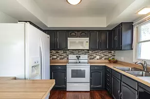 103 Hickory Dr, Lindenhurst, IL 60046 - Photo 9