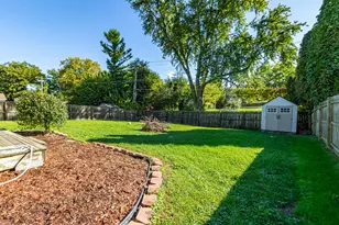 103 Hickory Dr, Lindenhurst, IL 60046 - Photo 29