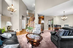 539 Capital Ln, Gurnee, IL 60031 - Photo 5