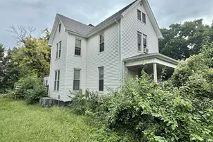203 W Locust St, Canton, IL 61520 - Photo 9