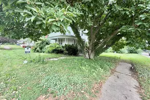 203 W Locust St, Canton, IL 61520 - Photo 13