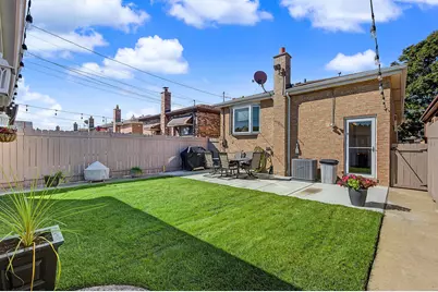 11629 S Avenue J, Chicago, IL 60617 - Photo 37
