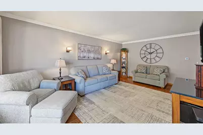 11629 S Avenue J, Chicago, IL 60617 - Photo 5