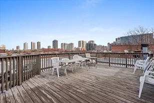 301 W Scott St, Chicago, IL 60610 - Photo 11