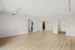 12900 W Heiden Cir, Lake Bluff, IL 60044 - Photo 3