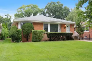 1306 S Cumberland Ave, Park Ridge, IL 60068 - Photo 1