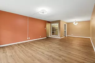 3001 Heritage Dr, Joliet, IL 60435 - Photo 5