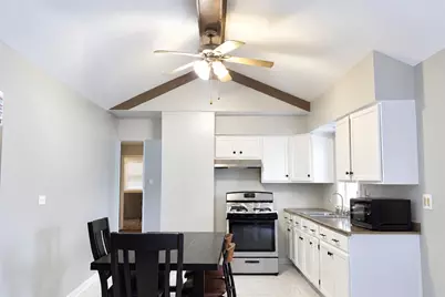 139 Memory Lane, Carpentersville, IL 60110 - Photo 5