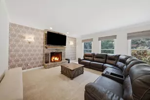2523 Forest Ct, Lindenhurst, IL 60046 - Photo 13