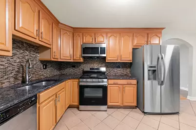7795 Sherwood Circle S, Hanover Park, IL 60133 - Photo 11