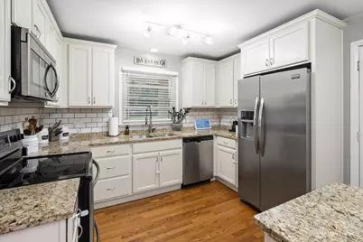 1409 W Willow Lane, Mount Prospect, IL 60056 - Photo 11