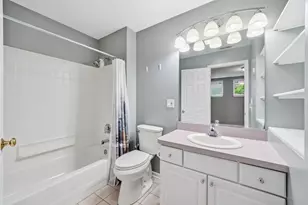 3645 W Cornelia Ave, Chicago, IL 60618 - Photo 15