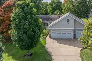 1985 Reckinger Rd, Aurora, IL 60502 - Photo 3