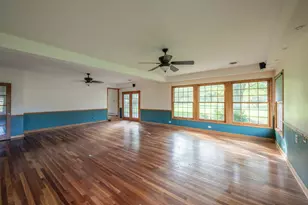 1985 Reckinger Rd, Aurora, IL 60502 - Photo 9