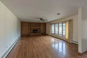 1985 Reckinger Rd, Aurora, IL 60502 - Photo 5