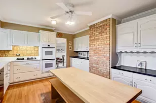 24462 N Kelsey Rd, Barrington, IL 60010 - Photo 7