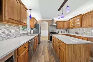 4431 Waubansie Ln, Lisle, IL 60532 - Photo 9