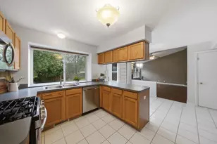 73 Fieldstone Dr, Lake Villa, IL 60046 - Photo 9