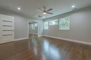 7846 S St Lawrence Ave, Chicago, IL 60619 - Photo 11