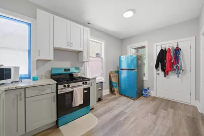 9015 S Muskegon Avenue, Chicago, IL 60617 - Photo 15