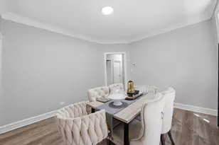 9015 S Muskegon Ave, Chicago, IL 60617 - Photo 11