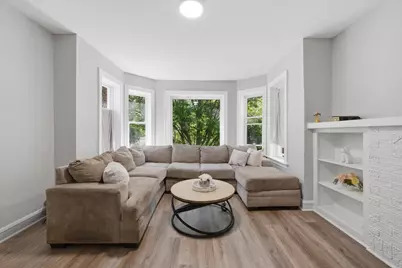 9015 S Muskegon Avenue, Chicago, IL 60617 - Photo 3