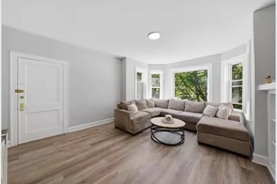 9015 S Muskegon Avenue, Chicago, IL 60617 - Photo 5