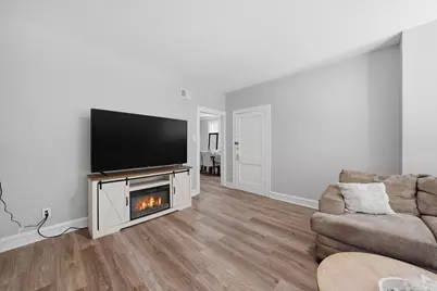 9015 S Muskegon Avenue, Chicago, IL 60617 - Photo 7