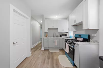 9015 S Muskegon Avenue, Chicago, IL 60617 - Photo 13