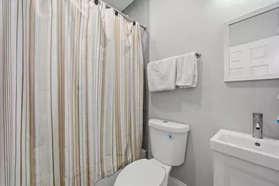 9015 S Muskegon Avenue, Chicago, IL 60617 - Photo 17
