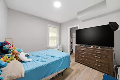 9015 S Muskegon Avenue, Chicago, IL 60617 - Photo 25