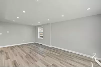 11256 S Avenue L, Chicago, IL 60617 - Photo 5