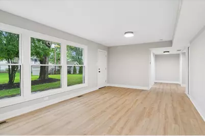 1075 Lancaster Court, Hoffman Estates, IL 60169 - Photo 17
