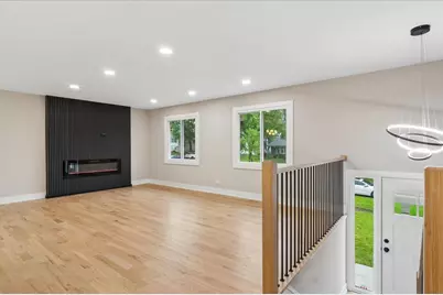 1075 Lancaster Court, Hoffman Estates, IL 60169 - Photo 5
