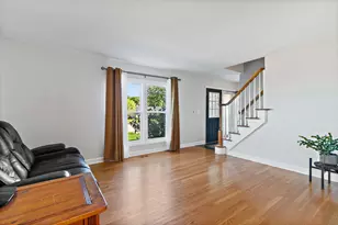 14 Woodridge Ln, Streamwood, IL 60107 - Photo 5