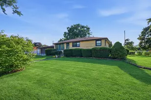 8300 Long Ave, Burbank, IL 60459 - Photo 1