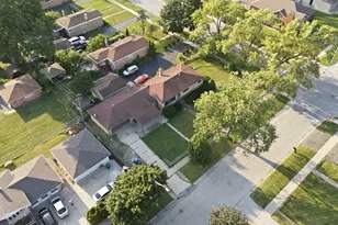 8300 Long Ave, Burbank, IL 60459 - Photo 35
