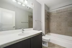 225 N Columbus Dr, Chicago, IL 60601 - Photo 15
